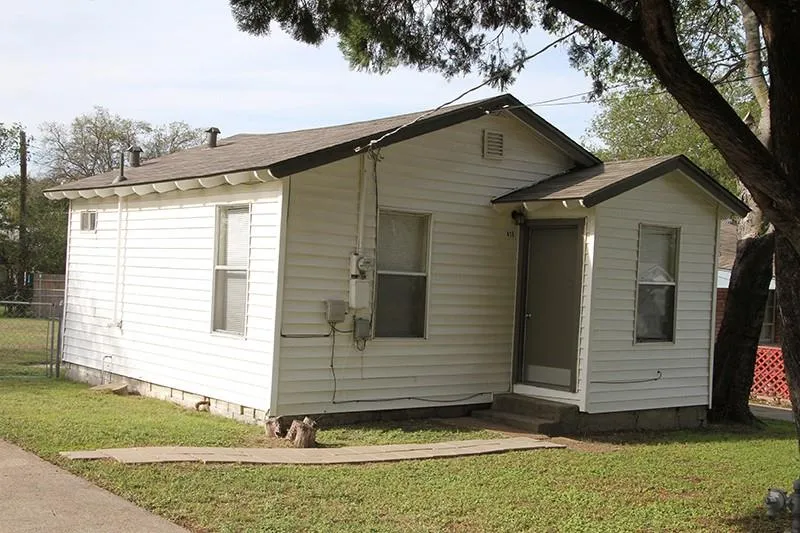 415 Hallvale Drive, White Settlement TX 76108