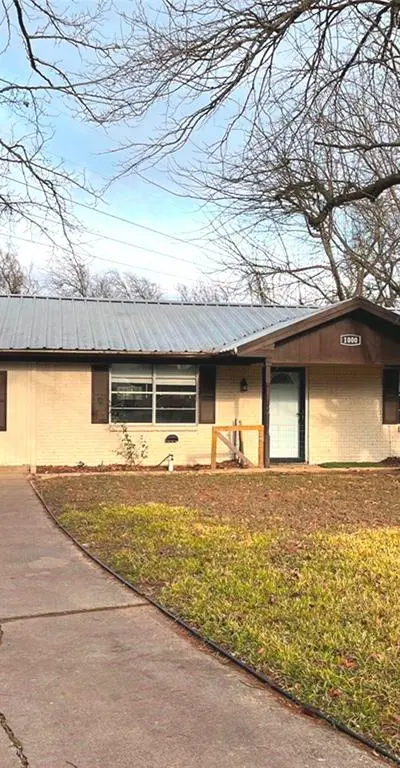 1000 S Andrea Drive, Mabank TX 75147