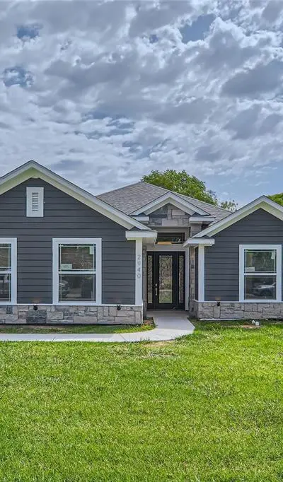 2940 Henry Road, Lancaster TX 75134