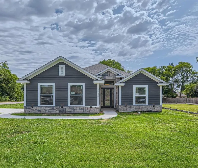 2940 Henry Road, Lancaster TX 75134