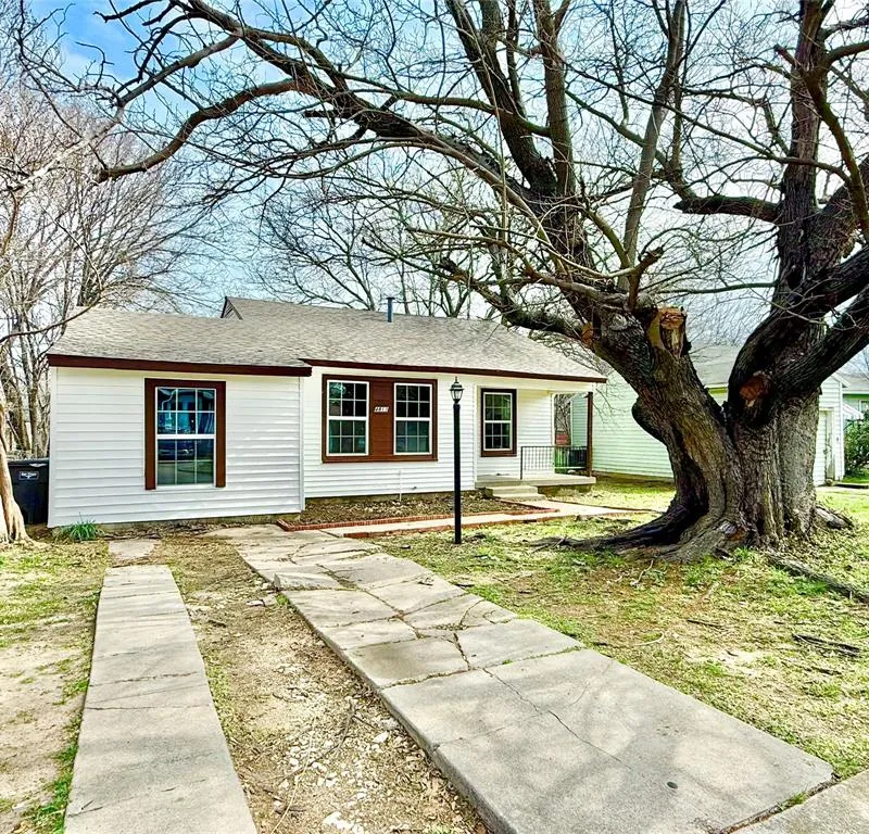 4813 Sandage Avenue, Fort Worth TX 76115