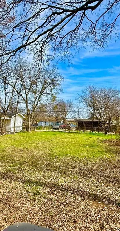 4813 Sandage Avenue, Fort Worth TX 76115 - Photo 2