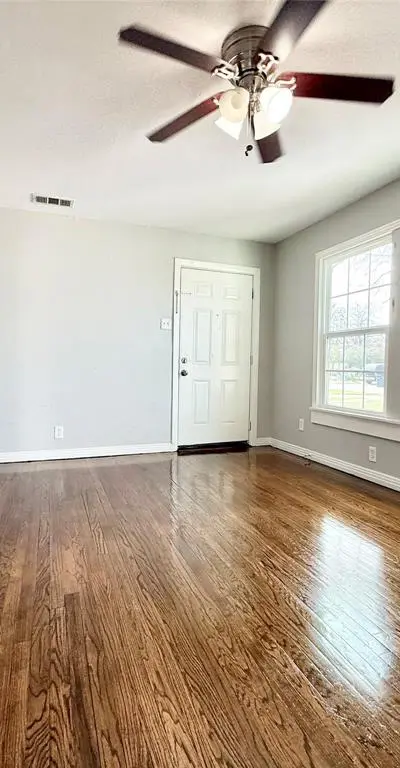 4813 Sandage Avenue, Fort Worth TX 76115 - Photo 3