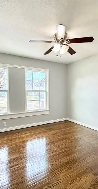 4813 Sandage Avenue, Fort Worth TX 76115 - Photo 4