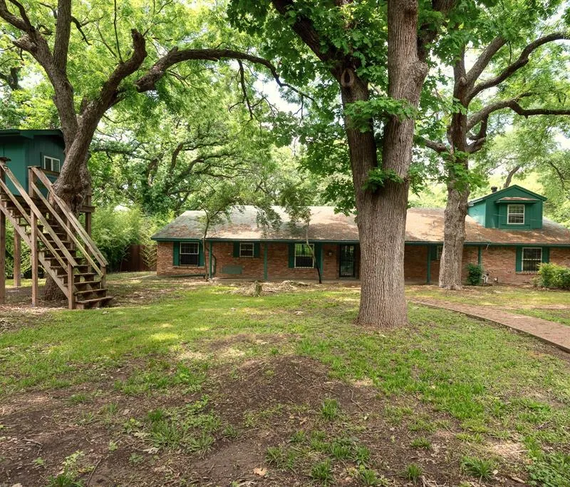 5731 Mona Lane, Dallas TX 75236