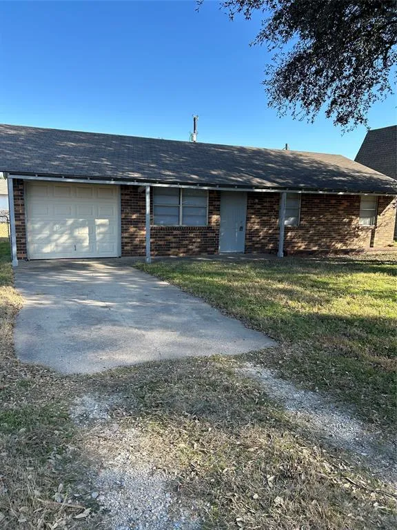 1836 Coral Road, Pelican Bay TX 76020