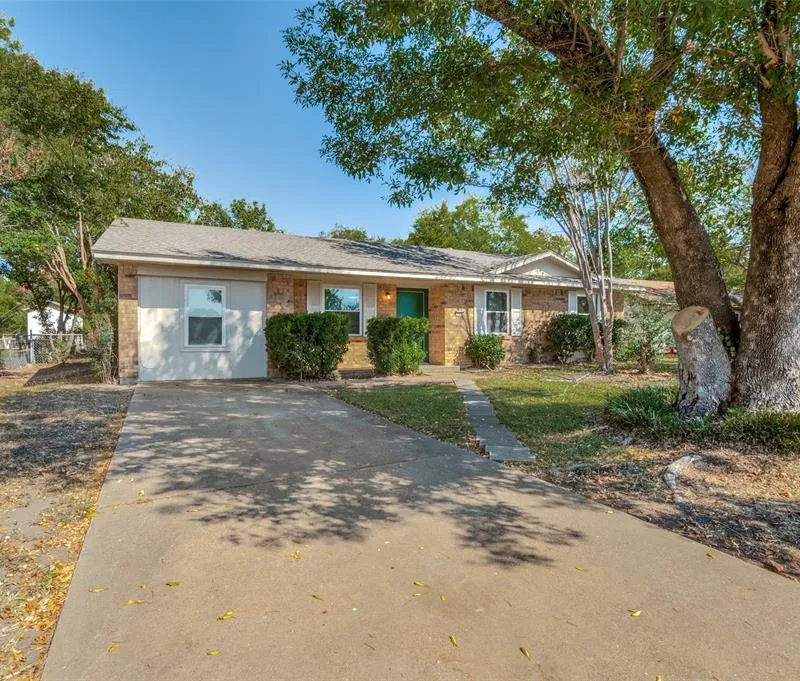 735 Middale Road, Duncanville TX 75116