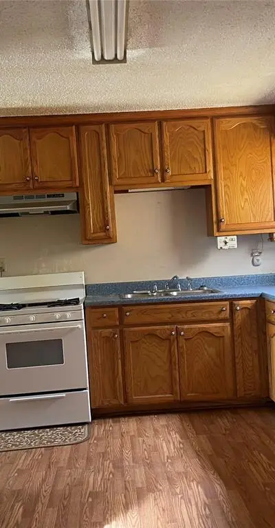 406 S Austin Street, Wolfe City TX 75496 - Photo 5