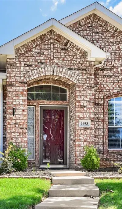 9693 Fairmont Drive, Frisco TX 75035 - Photo 3