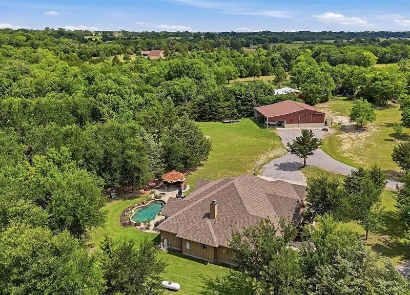1011 Red Road, Howe TX 75459