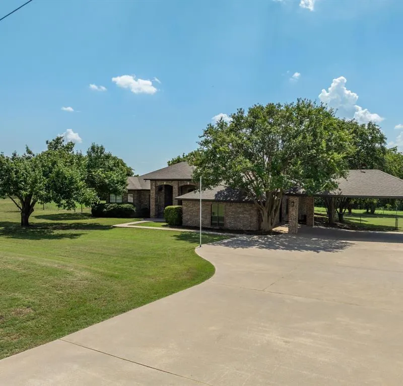 225 Hcr 3131, Hillsboro TX 76645