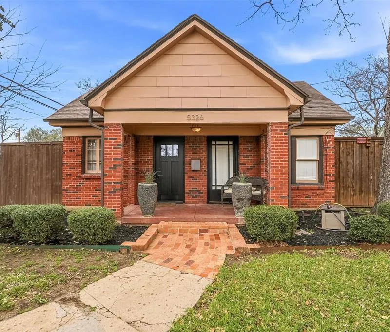 5326 Bradford Drive, Dallas TX 75235