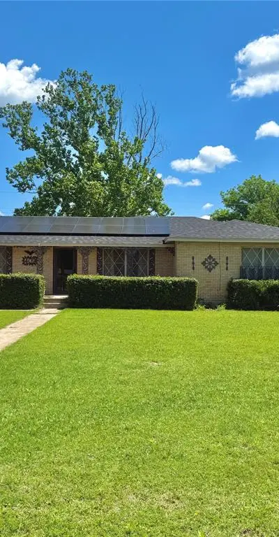 409 10th, Nocona TX 76255