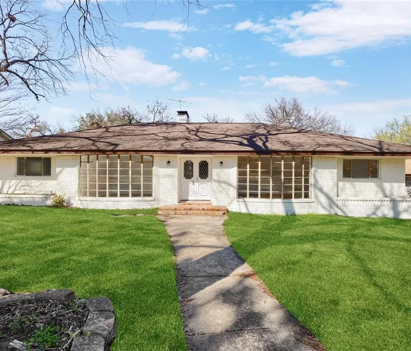 817 Brook Valley Lane, Dallas TX 75232