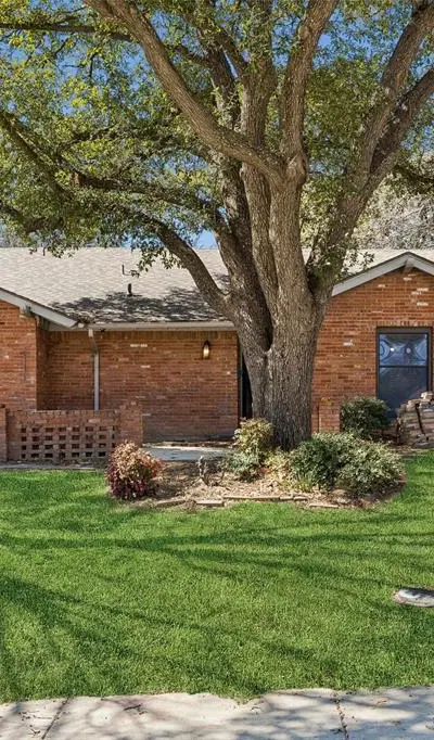 1017 Denmark Street, Grand Prairie TX 75050