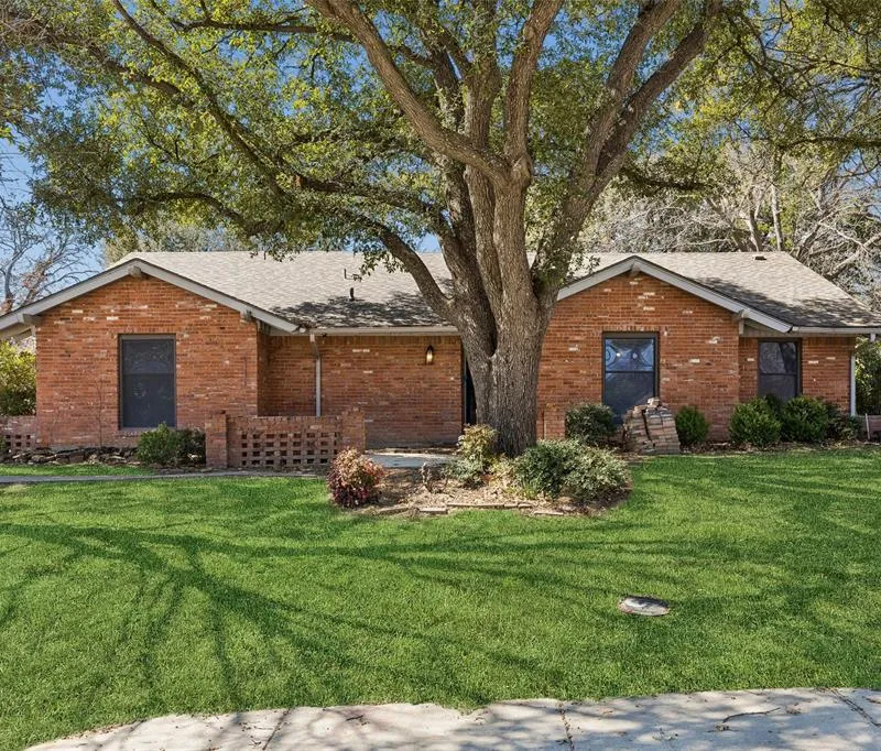 1017 Denmark Street, Grand Prairie TX 75050
