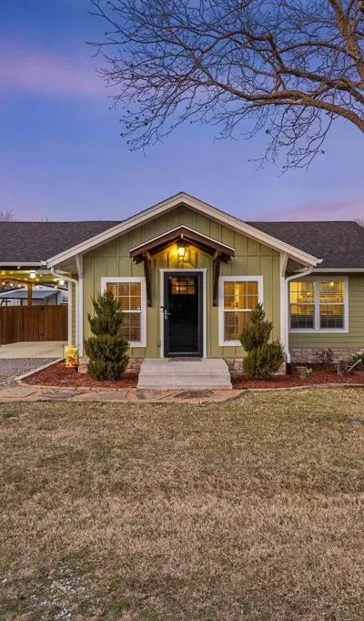 110 E Houston Street, Leonard TX 75452