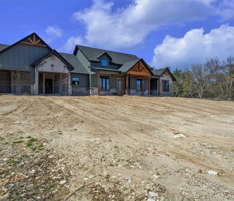 2695 Beacon Lake Drive, Bluff Dale TX 76433