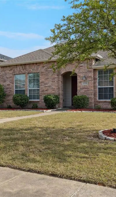 1328 Marvin Gardens, Lancaster TX 75134 - Photo 2