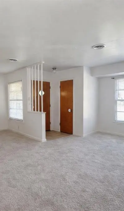 809 Crescent Street, Denton TX 76201 - Photo 3