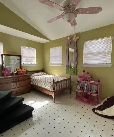 317 E Grand Street, Whitewright TX 75491