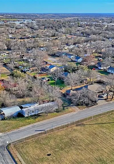 600 E Nelson Street, Bowie TX 76230