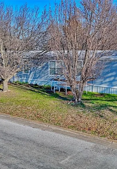 600 E Nelson Street, Bowie TX 76230 - Photo 3