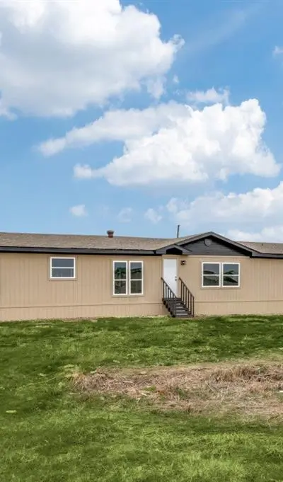 140 Terri Drive, Collinsville TX 76233 - Photo 2