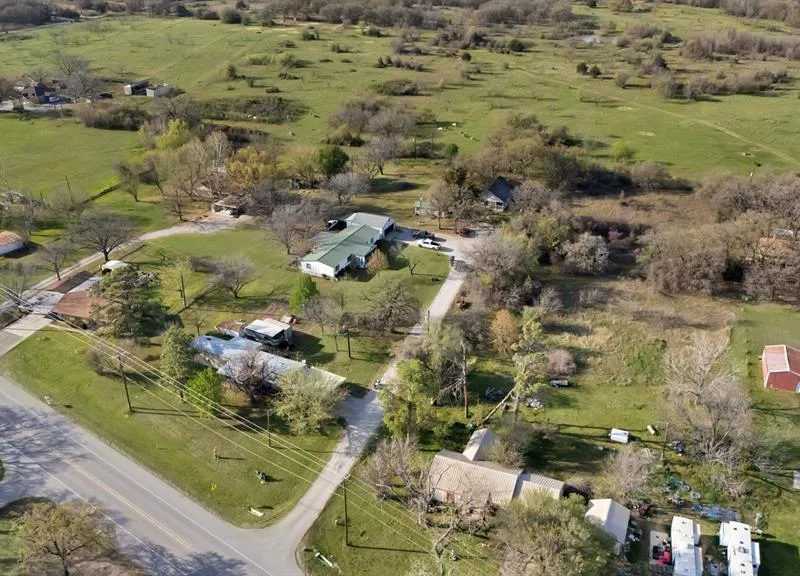 202 Johns Drive, Chico TX 76431