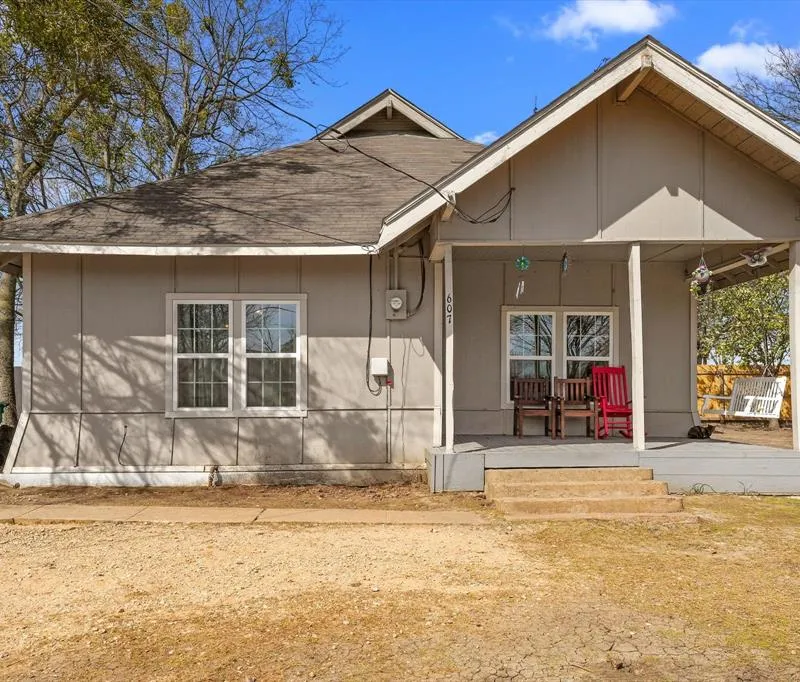 607 E 8th Street, Kemp TX 75143
