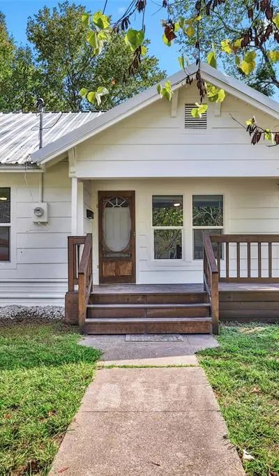 1005 N Neal Street, Commerce TX 75428
