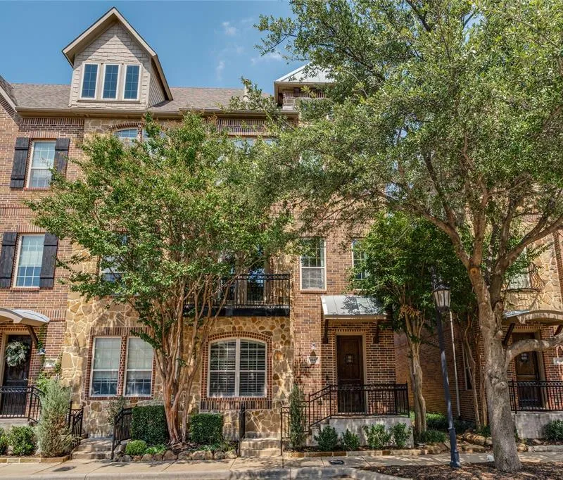 4045 Winsor Drive, Farmers Branch TX 75244
