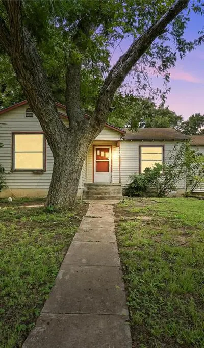 414 S Broadway Street, Bells TX 75414