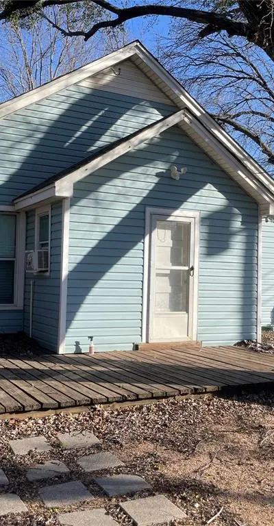 110 S Hubbard Street, Alvord TX 76225 - Photo 3
