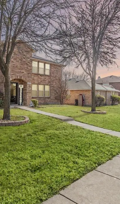 1512 Golden Grass Drive, Lancaster TX 75134 - Photo 2