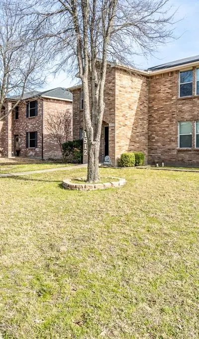 1512 Golden Grass Drive, Lancaster TX 75134 - Photo 3