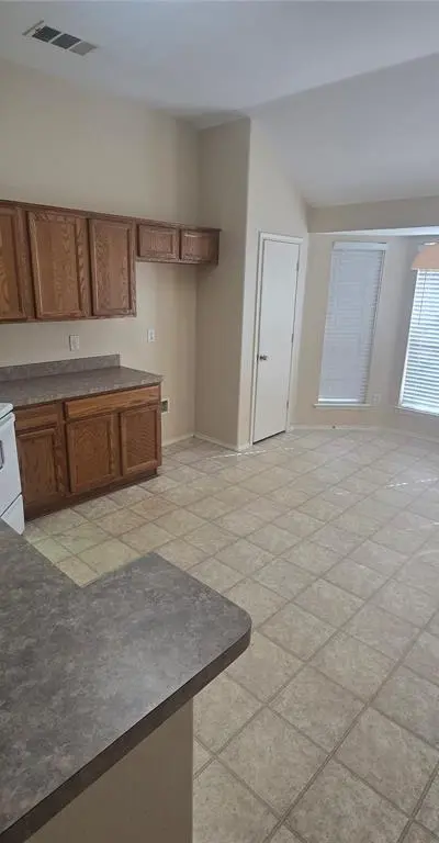 6622 Fairglen Drive, Arlington TX 76002 - Photo 2
