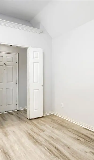 8622 Forest Glen Drive, Irving TX 75063 - Photo 5