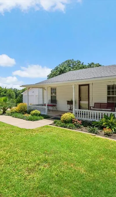 5912 Forest Hill Drive, Forest Hill TX 76119 - Photo 3