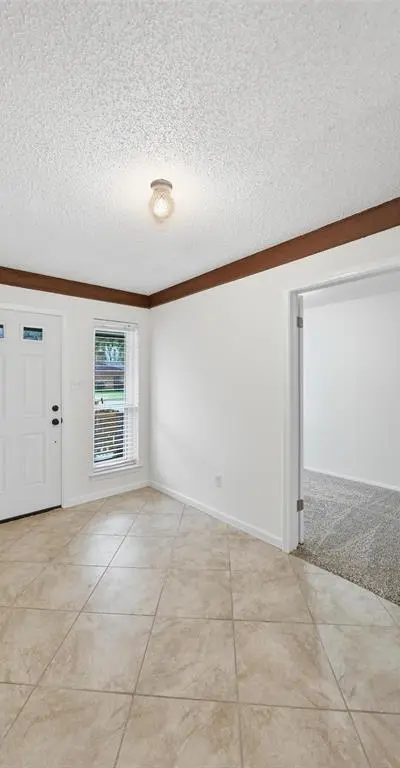 1709 Princeton Drive, Arlington TX 76015 - Photo 3