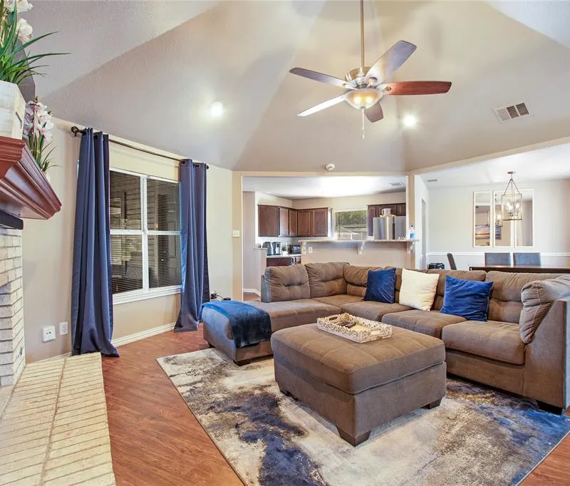 2004 Cedar Crest Boulevard, Dallas TX 75203