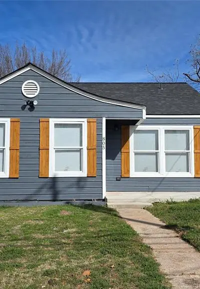 805 Adkins Street, Bowie TX 76230