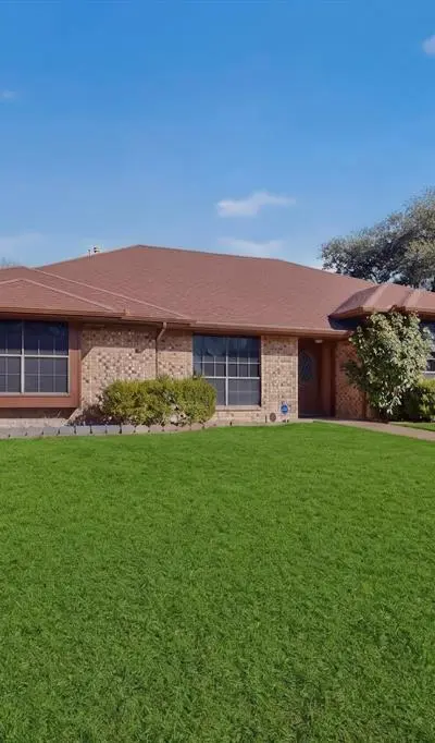 922 S Greenstone Lane, Duncanville TX 75137