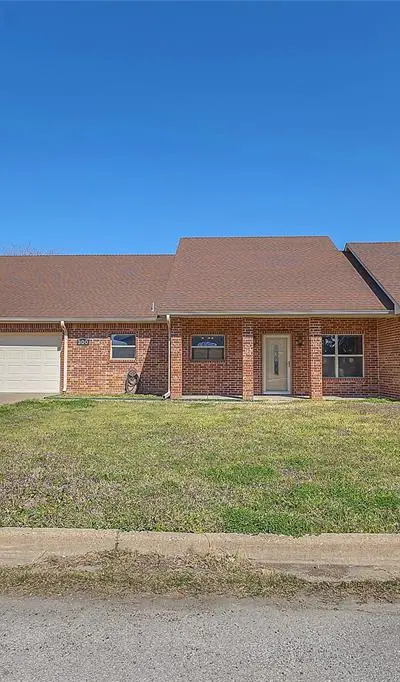300 W McAfee Street, Mabank TX 75147