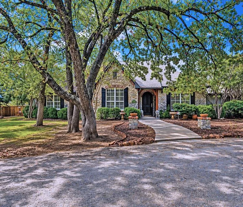 15 Oak Bluff Drive, Cross Roads TX 76227
