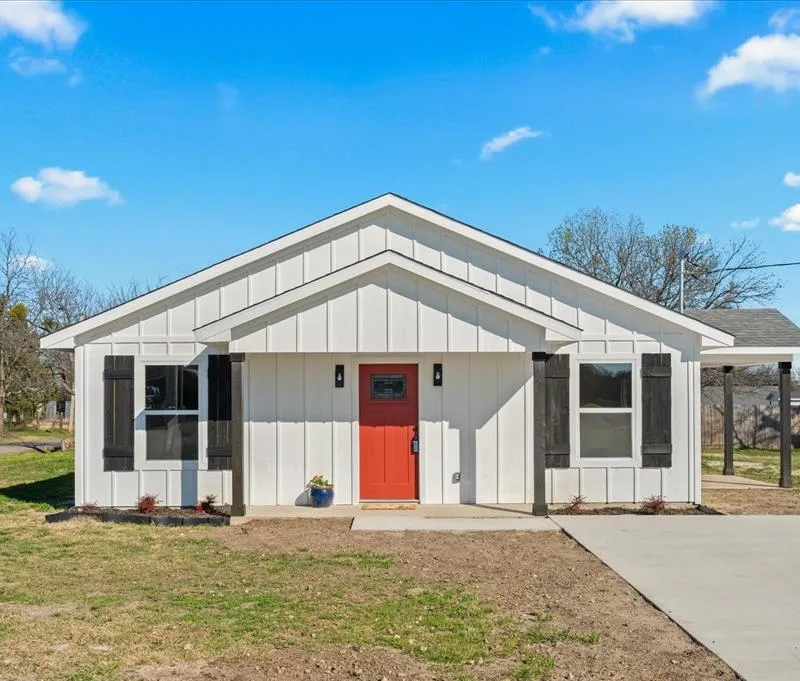 200 Gladys Street, Lone Oak TX 75453