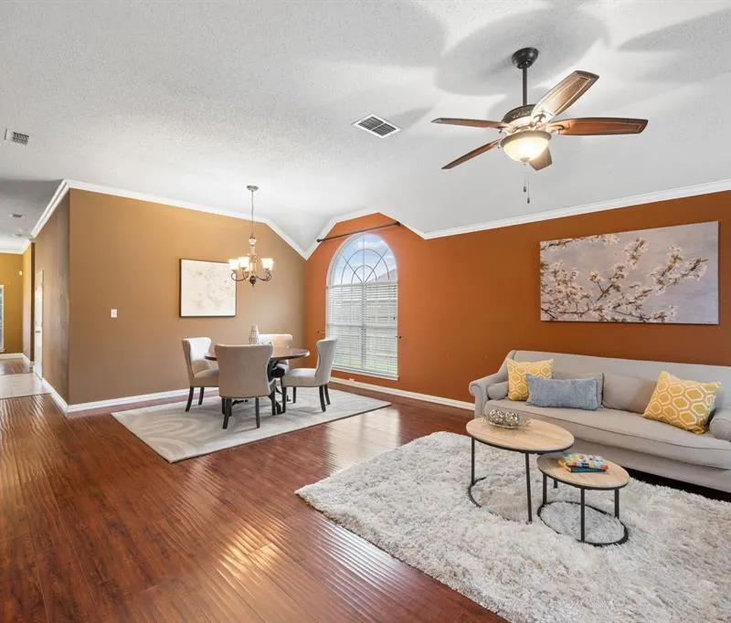 2676 Bent Tree Drive, Hurst TX 76054