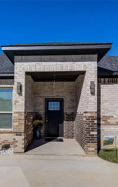 2205 Briarwood Drive, Bridgeport TX 76426