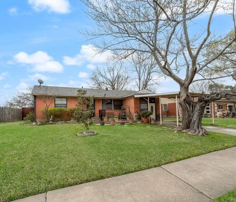 106 W Vista Drive, Garland TX 75041