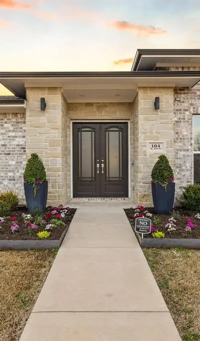 104 N 4th Street, Trenton TX 75490